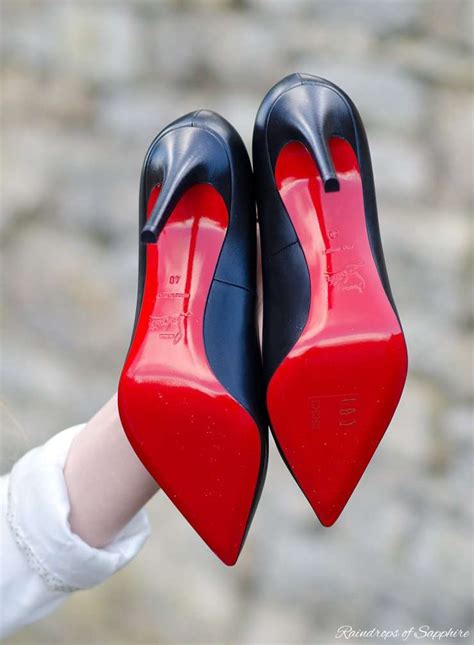 whose shoes have red soles